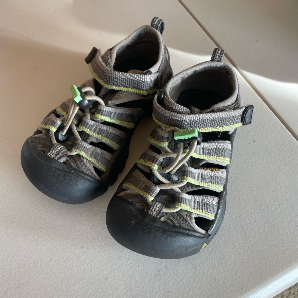 little boys green and gray keens